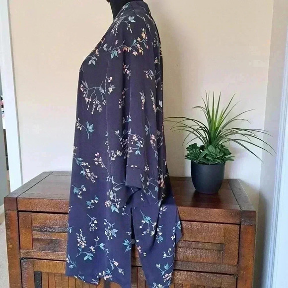 New Tahari Floral Open Top Kimono Style Blue Small Medium Lightweight Shirt - Picture 5 of 16